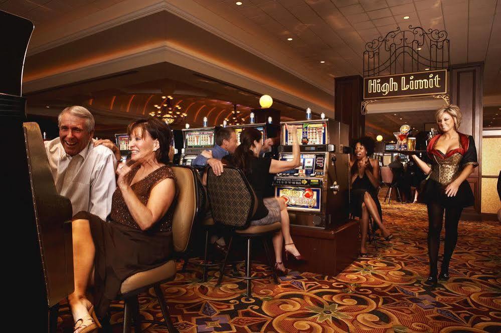 Casino Queen Hotel Saint Louis Exterior photo
